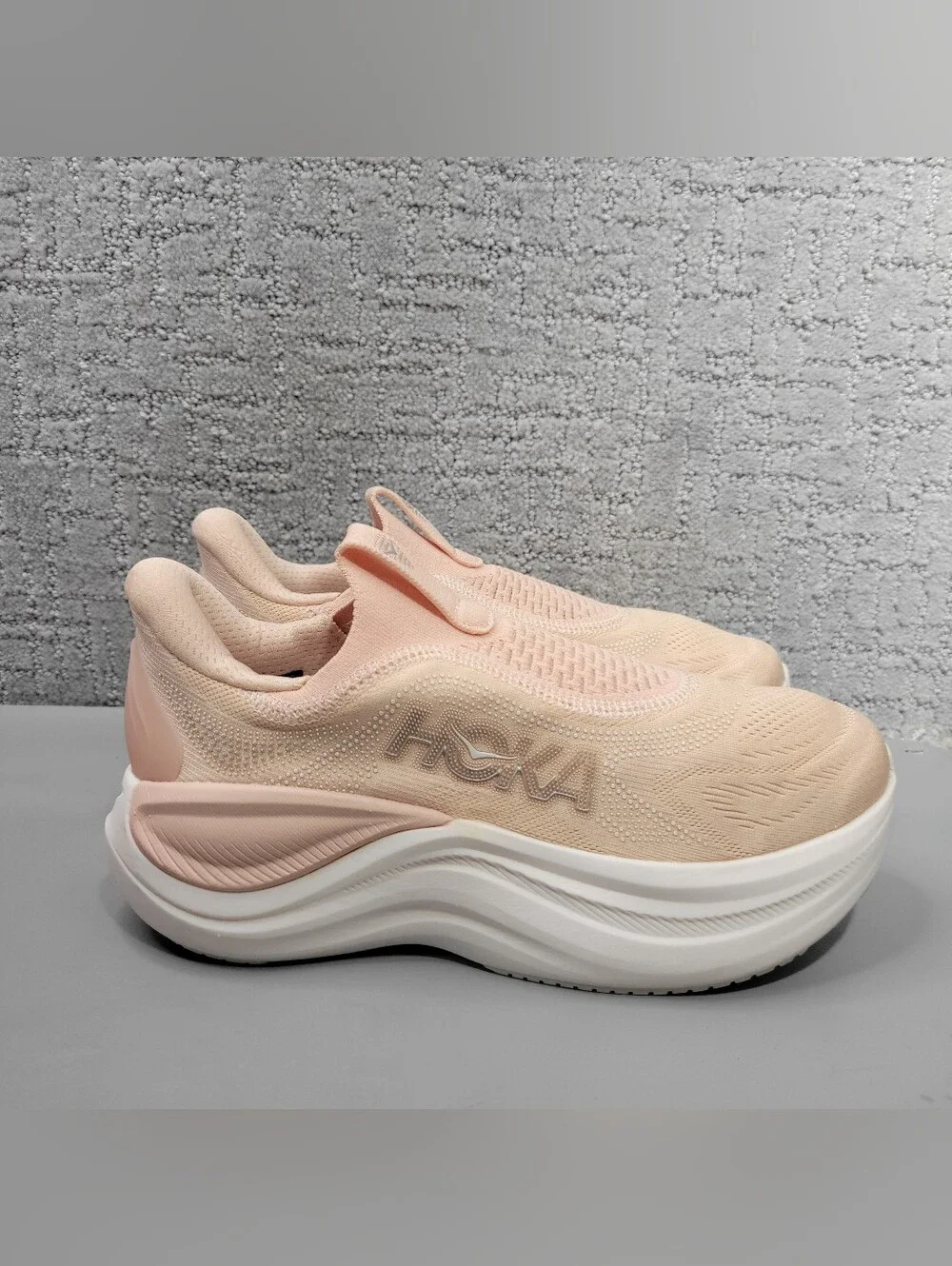 Hoka Skyward Laceless Women's Size US 7B Rose Latte/Rose Cream Recovery Shoes